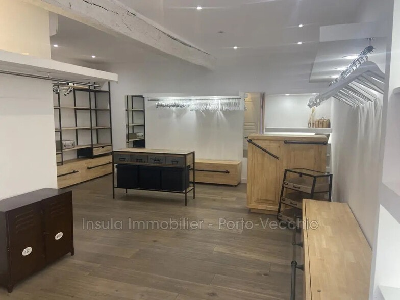 Local commercial dans Porto-Vecchio à louer - Photo intérieure – Image 2 sur 6