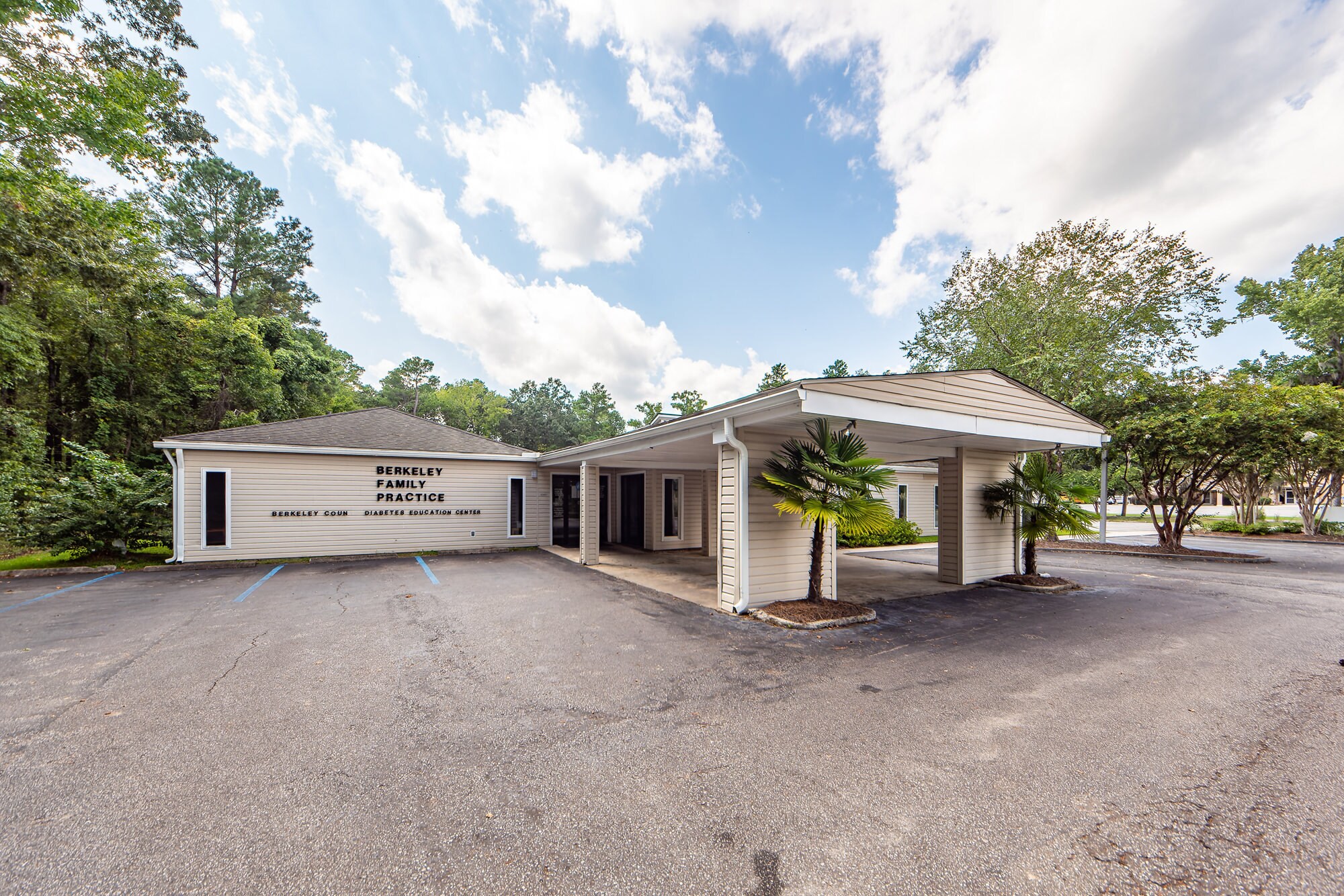 2061 Highway 52, Moncks Corner, SC à vendre Photo principale– Image 1 sur 11