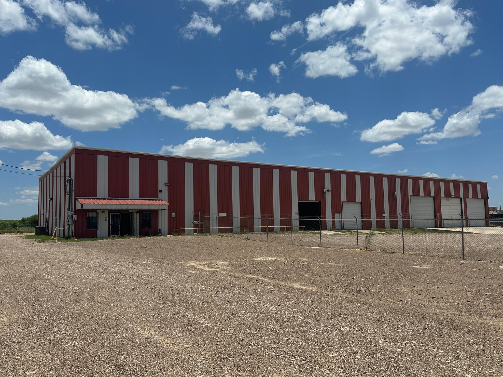 6443 State Highway 359, Laredo, TX à louer Photo principale– Image 1 sur 4