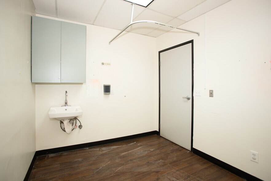 15251-15255 Roscoe Blvd, Panorama City, CA à louer - Photo intérieure – Image 3 sur 13