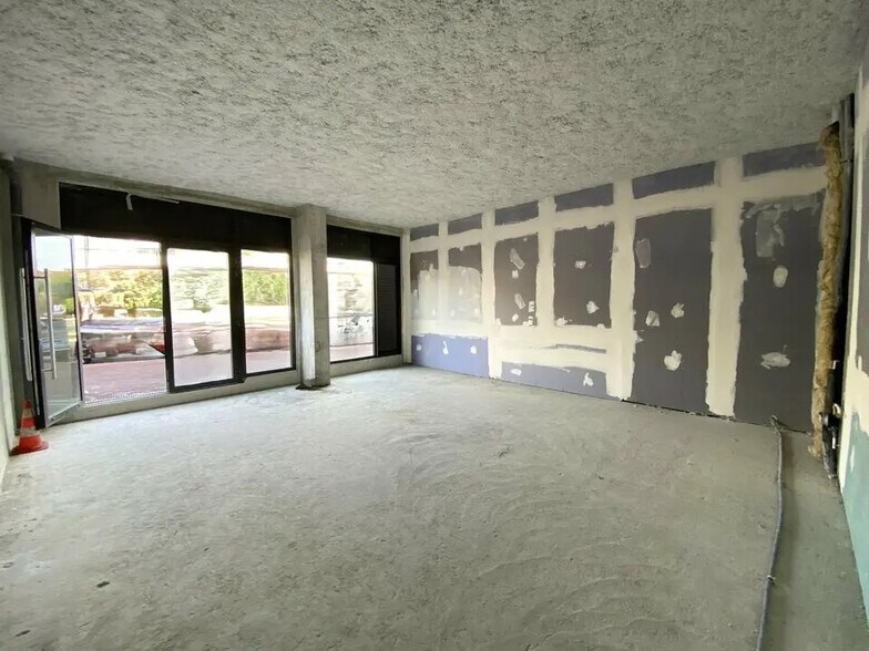 Local commercial dans Le Cannet à louer - Photo intérieure – Image 1 sur 3