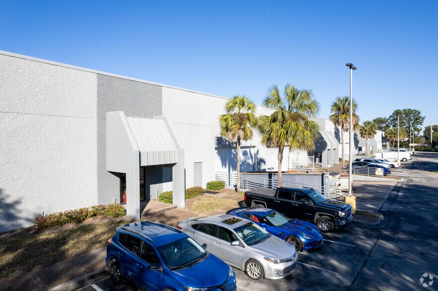 9410 Parker Ave, Jacksonville, FL à louer - Photo de l’immeuble – Image 3 sur 11
