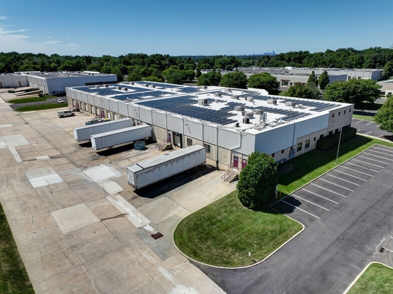 40 Twosome Dr, Moorestown, NJ à louer - Photo de l’immeuble – Image 2 sur 3