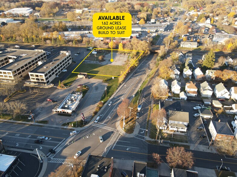 305 W Commerical St, East Rochester, NY à louer - Photo de l’immeuble – Image 2 sur 13