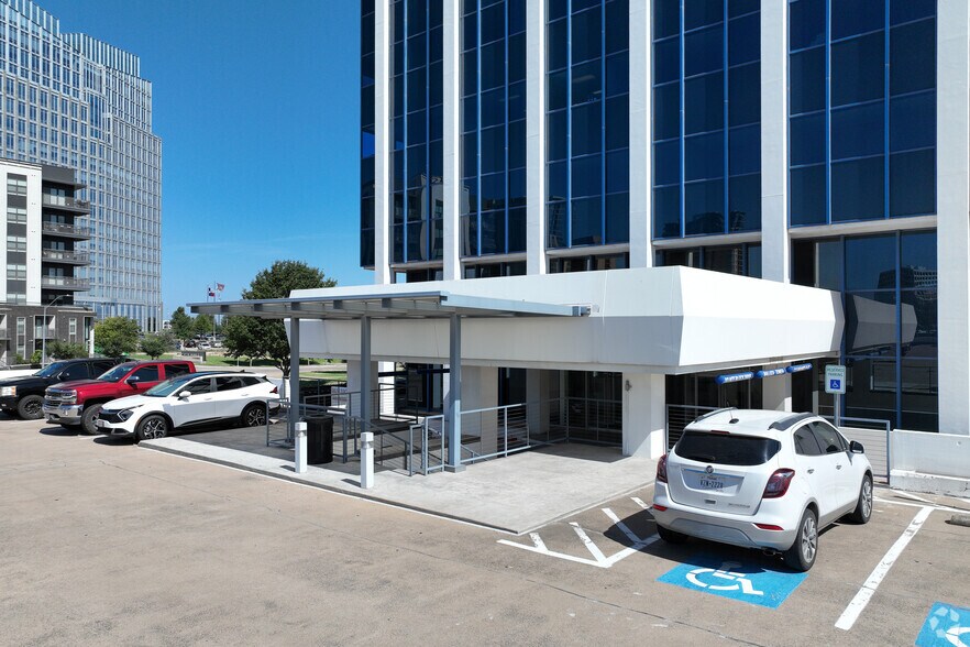101 Summit Ave, Fort Worth, TX à louer - Photo de l’immeuble – Image 3 sur 4