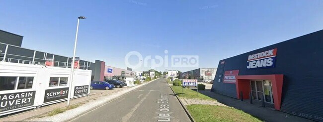 Plus de détails pour Local commercial à louer