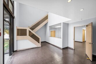 111 Mosher St, Holyoke, MA à vendre Photo intérieure– Image 2 sur 12