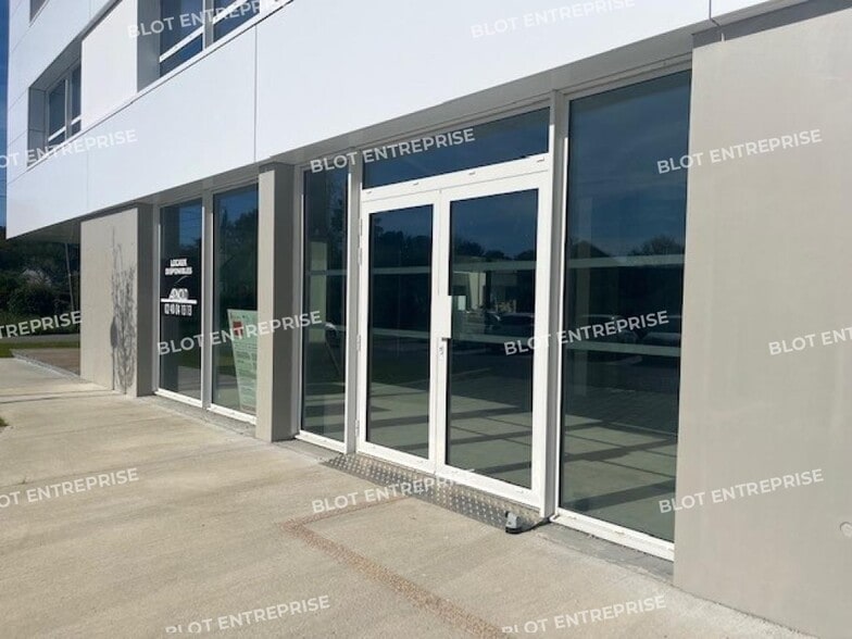 Local commercial dans Vannes à louer - Photo de l’immeuble – Image 3 sur 4