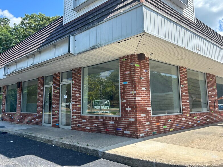 200-232 Middle Country Rd, Middle Island, NY à louer - Photo de l’immeuble – Image 2 sur 18