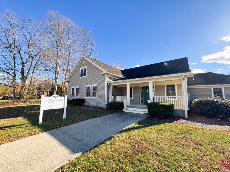 162 E Main St, Clinton, CT à vendre - Photo principale – Image 1 sur 6