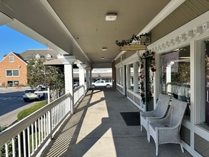 330 Packetts Lndg, Fairport, NY à louer Photo intérieure– Image 2 sur 11