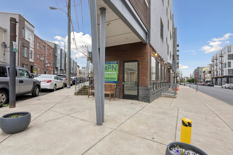 1625 Ridge Ave, Philadelphia, PA à louer - Photo de l’immeuble – Image 3 sur 15