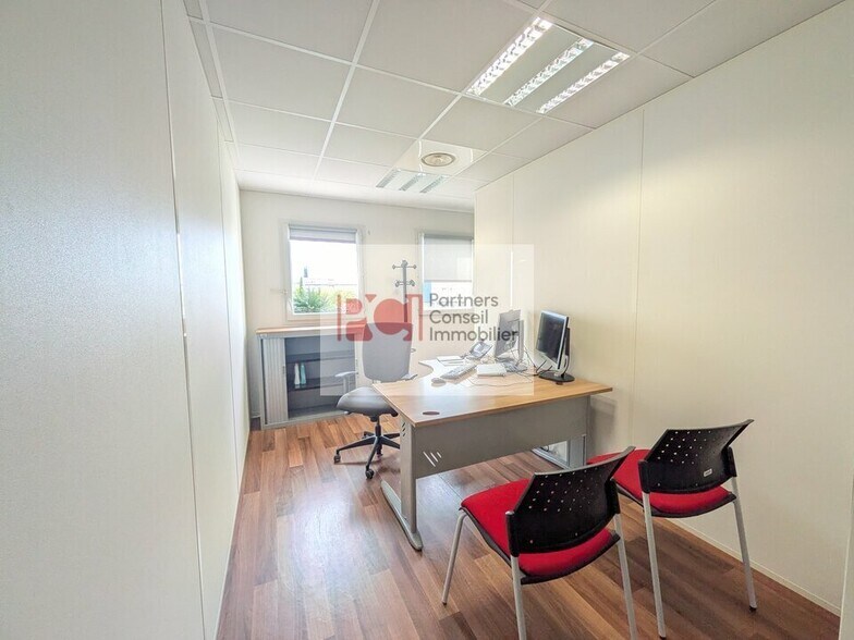 Bureau dans Nîmes à vendre - Photo intérieure – Image 2 sur 3