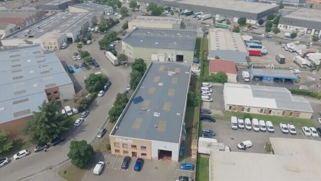 Plus de détails pour Bureau, Local d'activités à louer