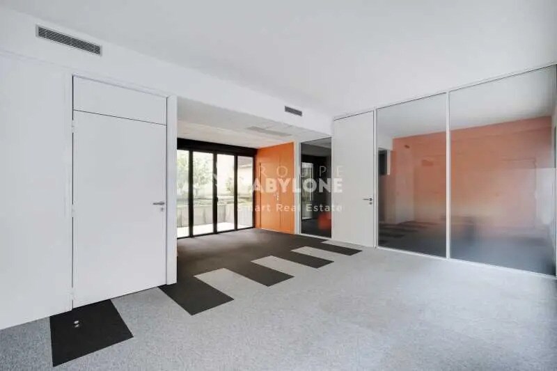 21-23 Rue Saint-Pierre, Neuilly-sur-Seine à louer - Photo de l’immeuble – Image 2 sur 12