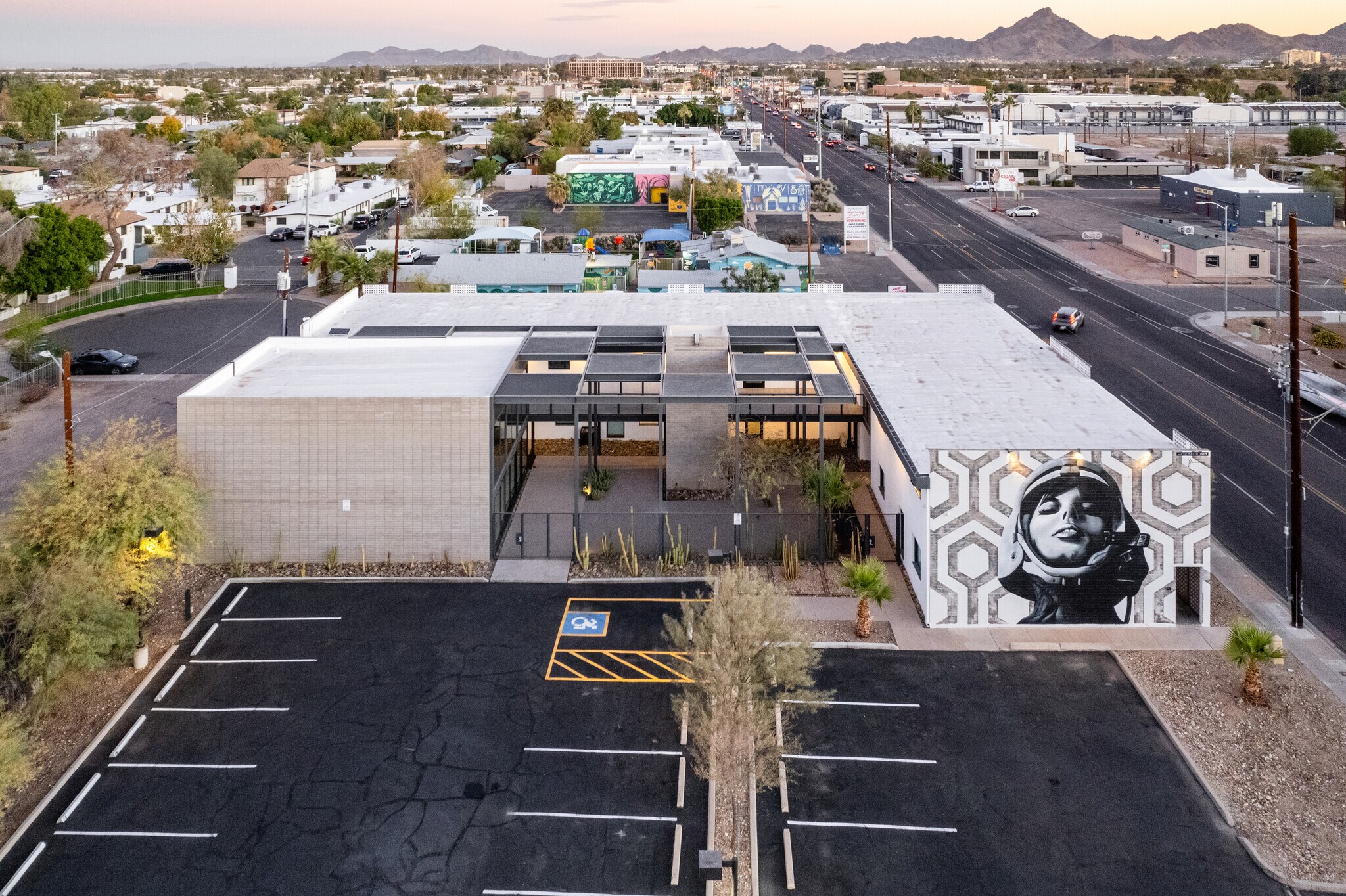 3440 N 16th St, Phoenix, AZ à vendre Photo de l’immeuble– Image 1 sur 19