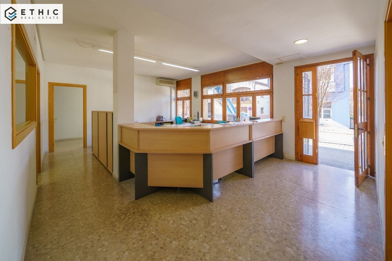 La Bisbal d'Empordà, GER 17100 - Lot 1-1 -  - Photo intérieure - Image 1 of 6