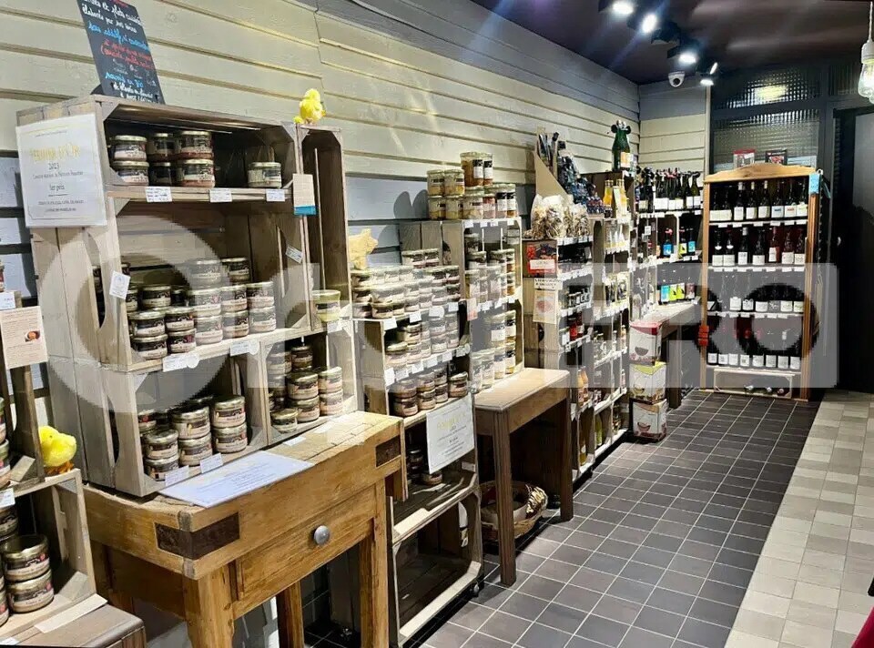 Local commercial dans Lyon à louer Photo de l’immeuble– Image 1 sur 5