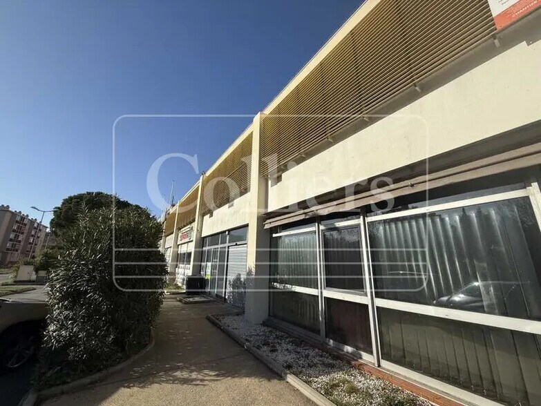 Bureau dans Aubagne à louer - Photo de l’immeuble – Image 1 sur 3