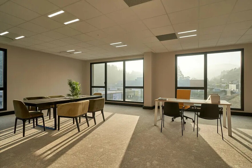 Bureau dans Tarare à vendre - Photo de l’immeuble – Image 3 sur 8