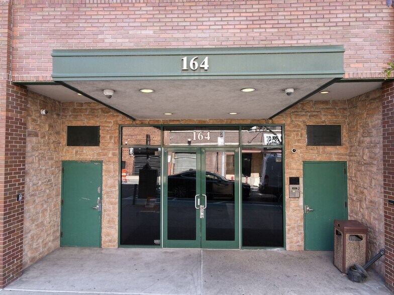164 20th St, Brooklyn, NY à louer - Photo de l’immeuble – Image 3 sur 11