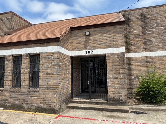 922 N 1st St, Garland, TX à louer - Photo de l’immeuble – Image 3 sur 18