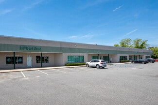 Plus de détails pour 5000-5014 Veterans Memorial Hwy, Holbrook, NY - Industriel/Logistique à louer