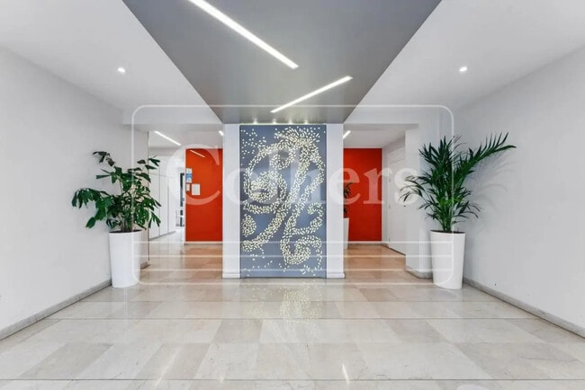 Plus de détails pour 130-136 Rue Victor Hugo, Levallois-Perret - Bureau à louer