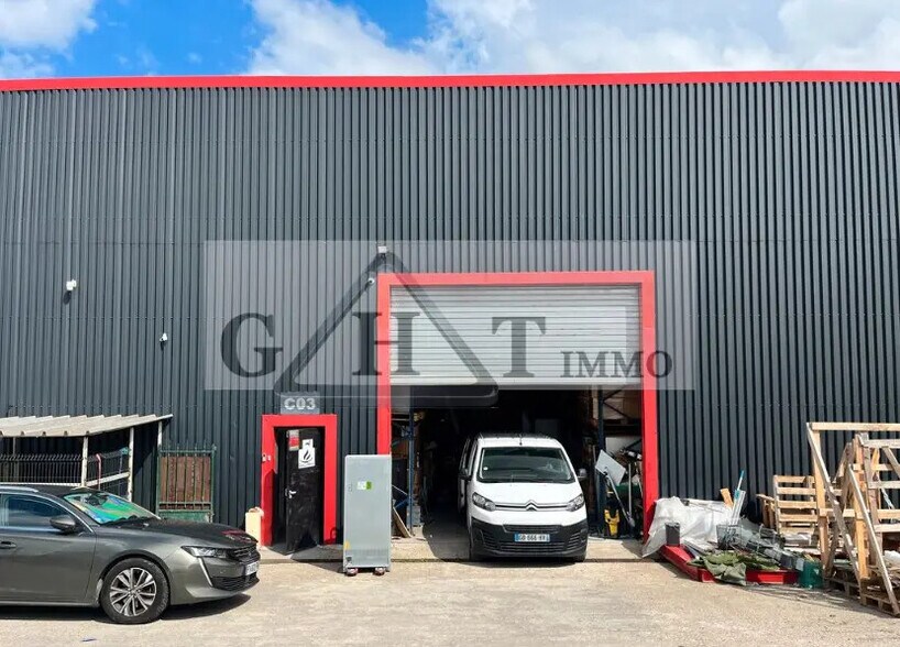 Bureau dans Guignes à louer - Photo de l’immeuble – Image 2 sur 3