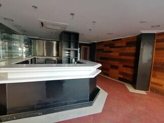 Plus de détails pour Local commercial à vendre