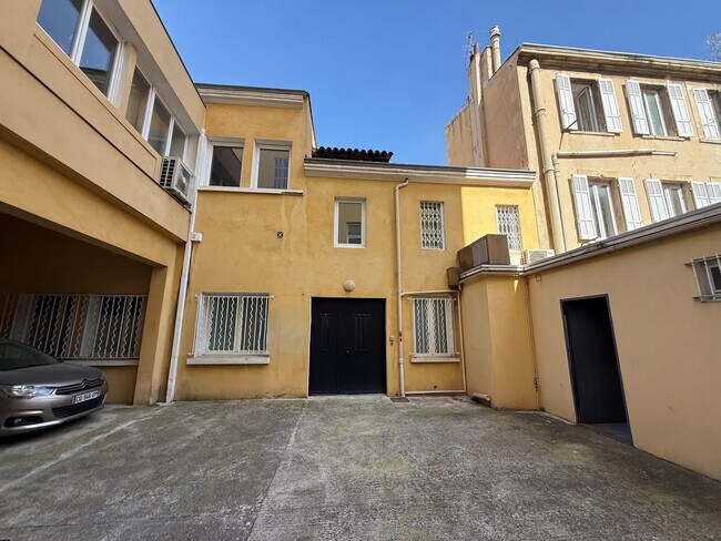 Plus de détails pour Bureau à vendre