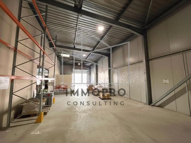 Plus de détails pour Local d'activités à louer