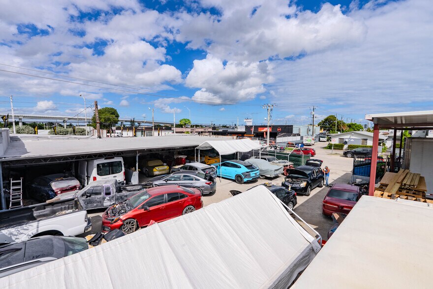 3501 NW 35th st, Miami, FL à louer - Photo de l’immeuble – Image 2 sur 10