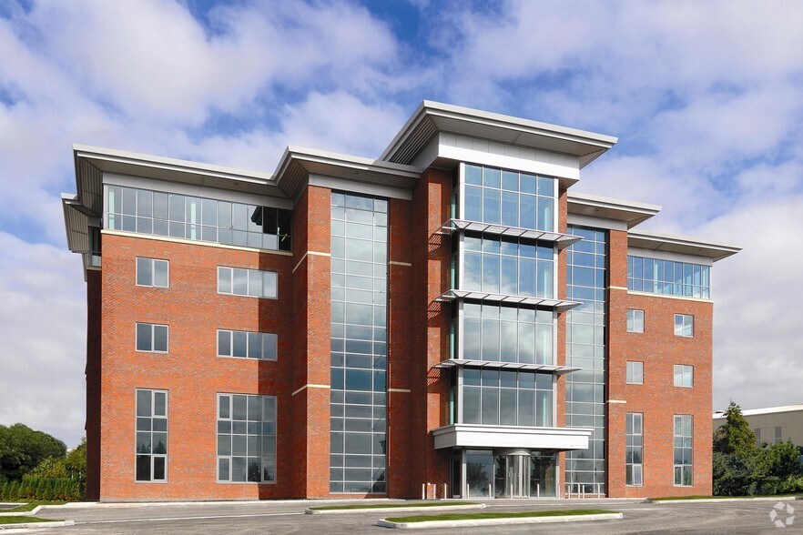 5A The Parklands, Bolton à louer - Photo de l’immeuble – Image 2 sur 3