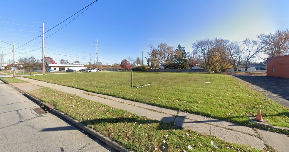 5125 Northfield Rd, Bedford Heights, OH à louer - Photo de l’immeuble – Image 3 sur 6
