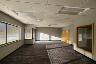 1020 James Dr, Hartland, WI à louer Photo intérieure– Image 2 sur 6