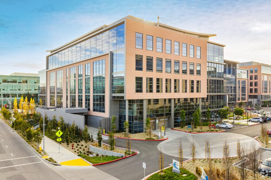 181 Oyster Point Blvd, South San Francisco, CA à louer - Photo de l’immeuble – Image 2 sur 6