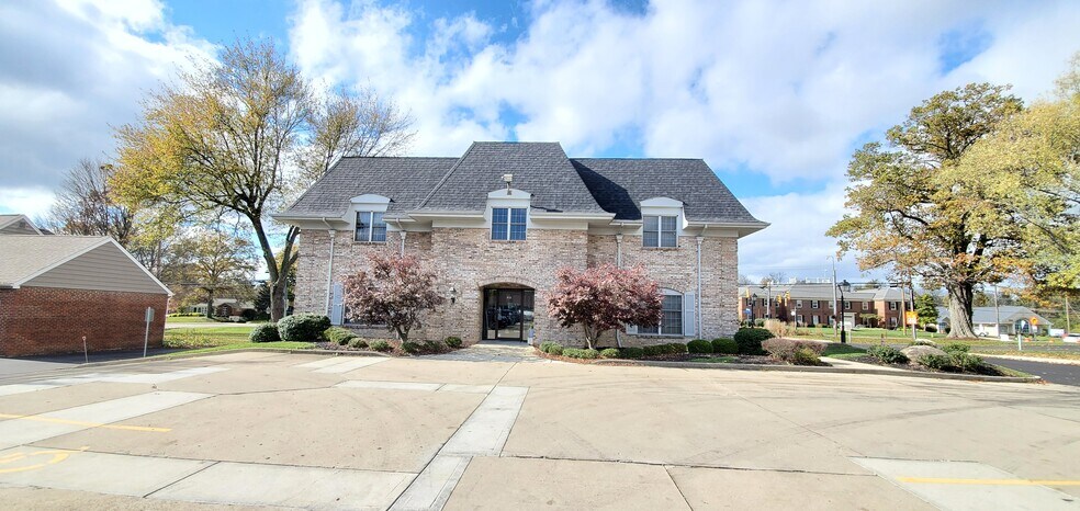 9122 Montgomery Rd, Cincinnati, OH à vendre - Photo de l’immeuble – Image 3 sur 3