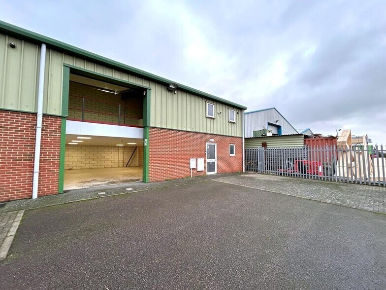 Maldon Rd, Latchingdon à louer - Photo de l’immeuble – Image 2 sur 24