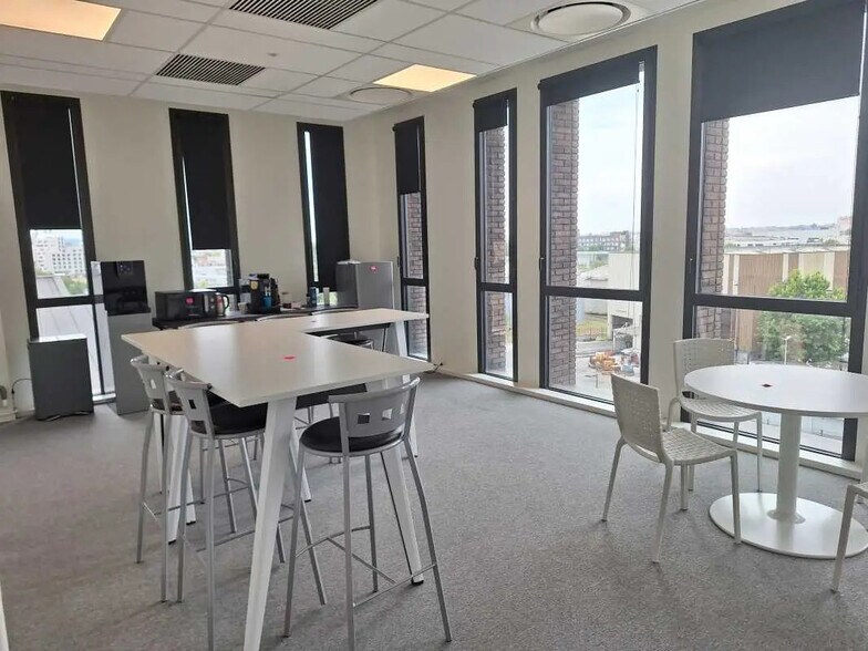 Bureau dans Bordeaux à louer - Photo de l’immeuble – Image 2 sur 10