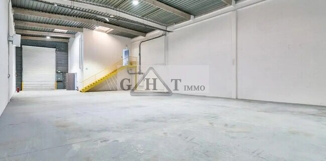 Plus de détails pour Bureau, Industriel/Logistique à louer