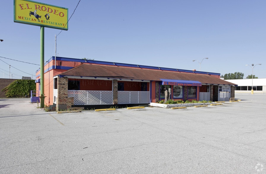 3560 N Brady St, Davenport, IA à louer - Photo principale – Image 2 sur 7