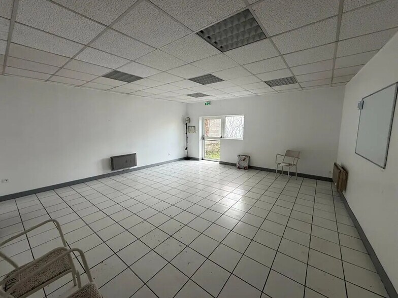 Bureau dans Moulins à louer - Photo intérieure – Image 2 sur 6