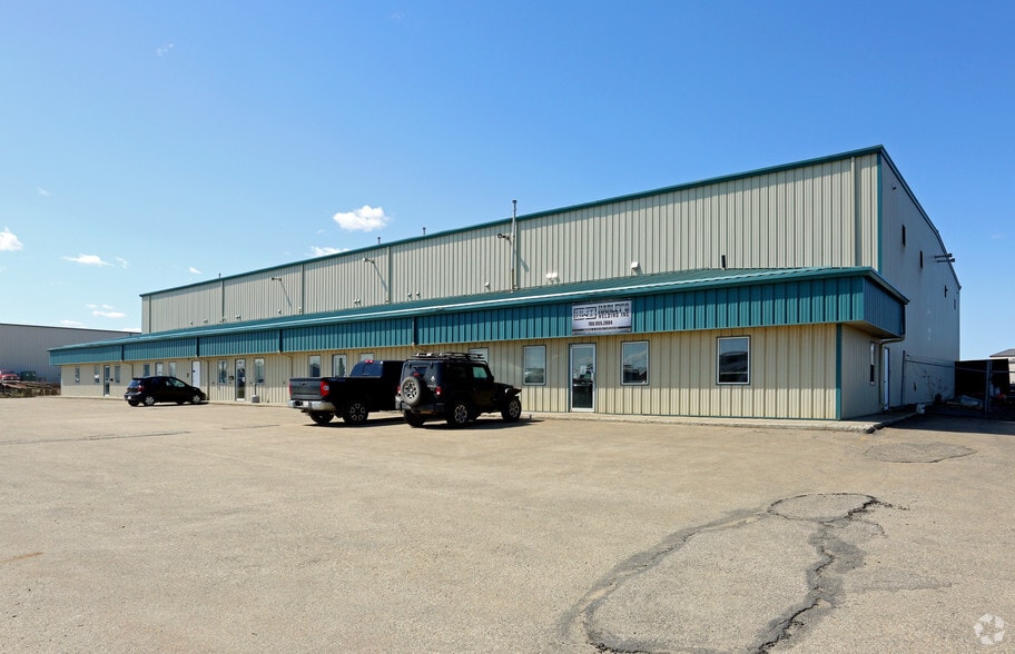 2322 5th St, Nisku, AB à louer - Photo principale – Image 1 sur 2