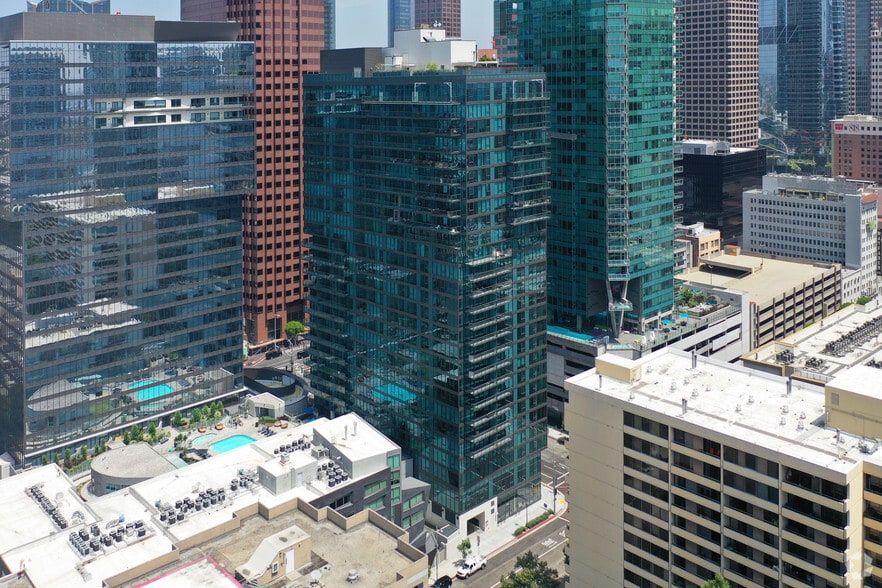 700 W 9th St, Los Angeles, CA à louer - Photo principale – Image 1 sur 31