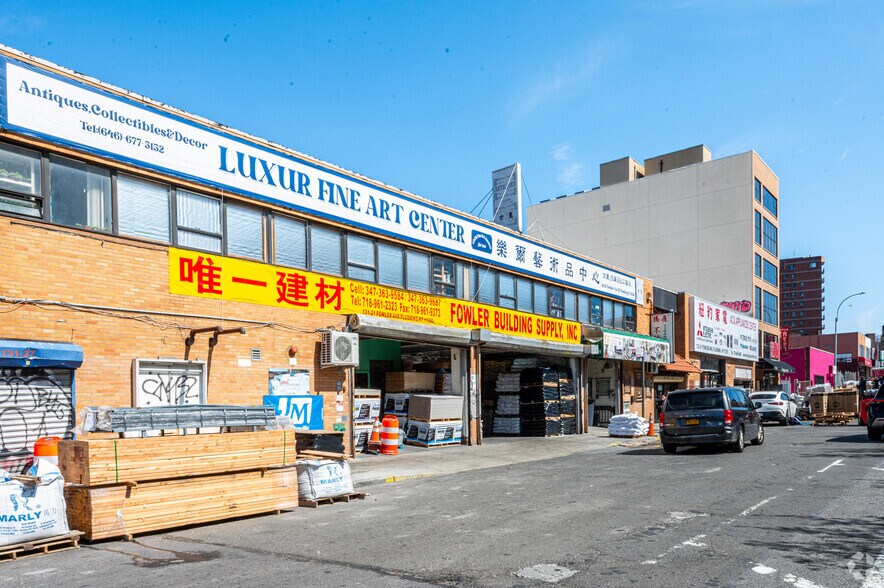 131-21-131-27 Fowler Ave, Flushing, NY à louer - Photo principale – Image 1 sur 10