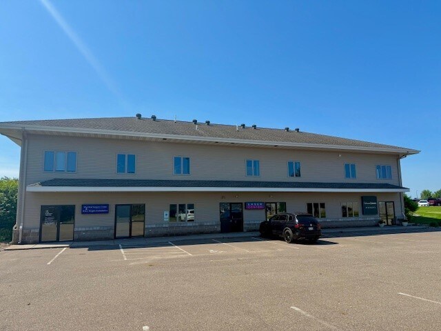 227 Meridian Dr, New Richmond, WI à vendre - Photo de l’immeuble – Image 3 sur 15