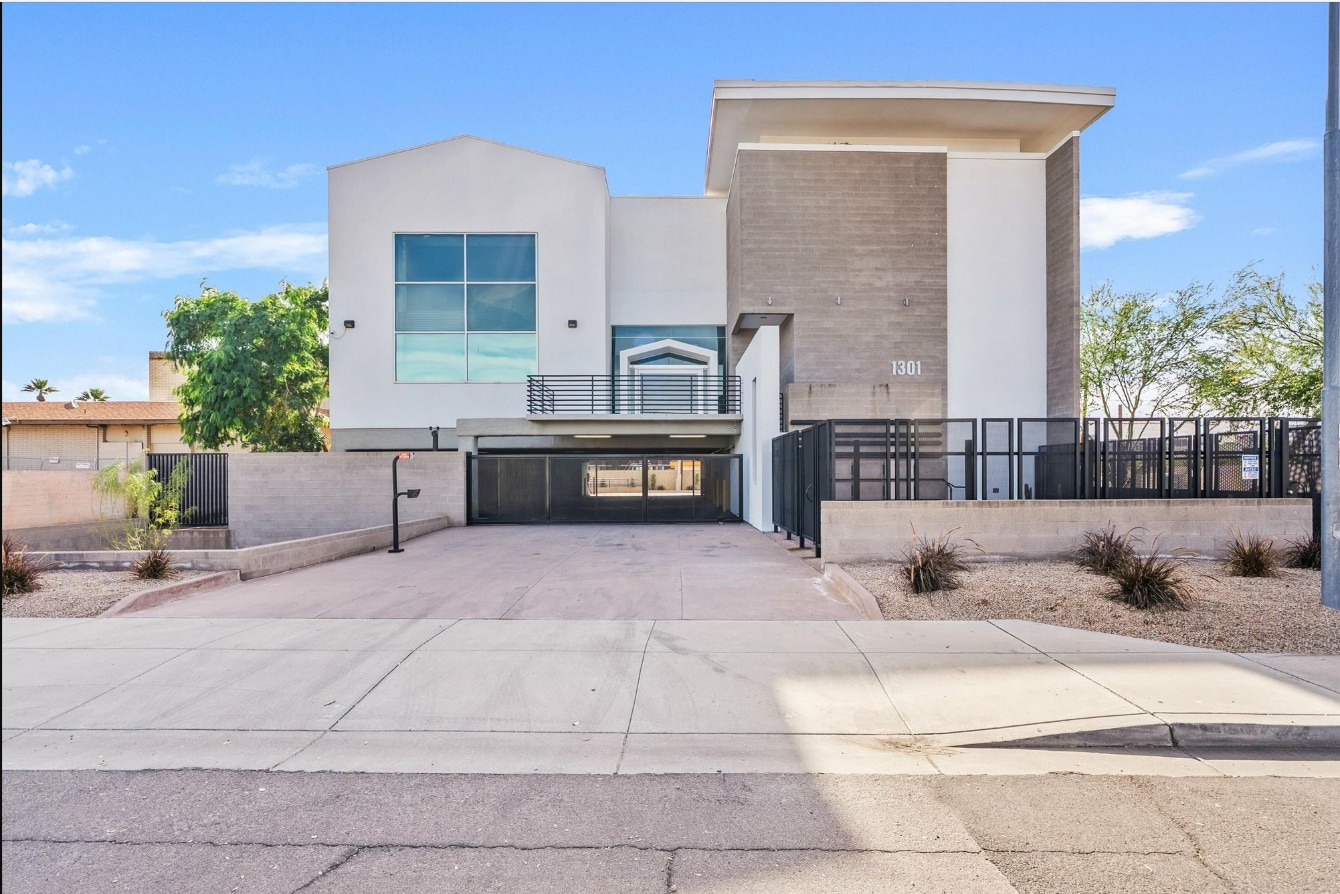 1301 E Almeria Rd, Phoenix, AZ à vendre Photo de l’immeuble– Image 1 sur 10