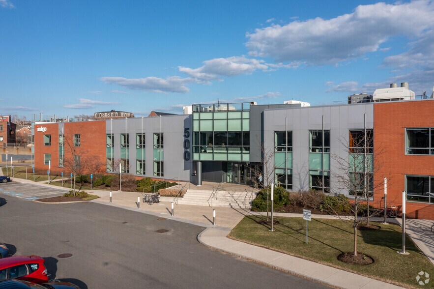 500 Rutherford Ave, Charlestown, MA à louer - Photo de l’immeuble – Image 2 sur 30