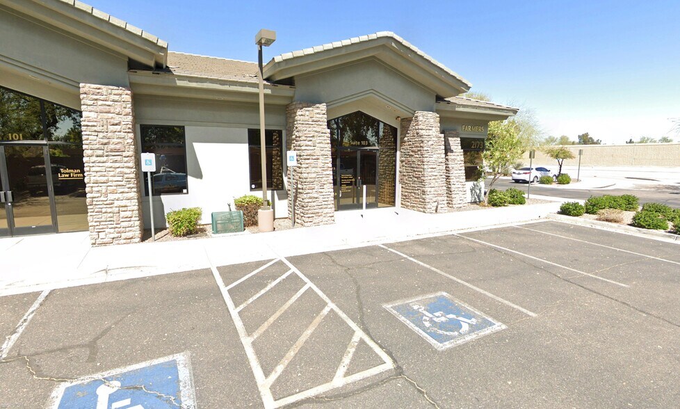 2173 E Warner Rd, Tempe, AZ à louer - Photo de l’immeuble – Image 3 sur 18